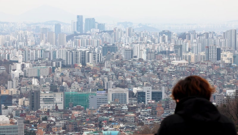 이창용 총재 "부동산 세금 낮으면 자금쏠림 해결 안돼"