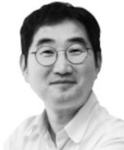 [차장 칼럼] 불닭은 매운 닭요리다