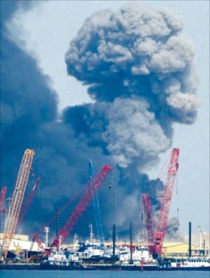 바레인·카타르…중동 미군기지 수십곳 공격 받았다