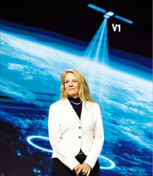 AI 통신 시대…스페이스X "내년 차세대 모바일 위성 쏜다"