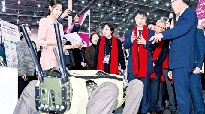 AI와 만나…대구서 펼쳐지는 '섬유의 미래'