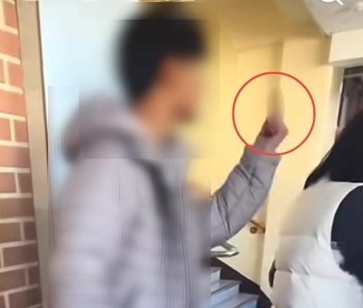 "우리는 어릴 때 상상도 못했는데"…SNS서 퍼진 영상 '공분' [이슈+]