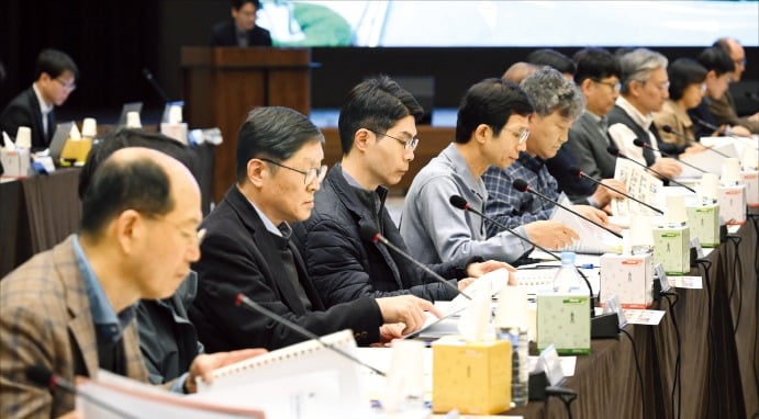 "조희대, 李선거법 재판 법왜곡"…사법 리스크 휩싸인 사법부