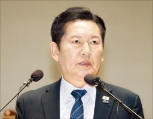 반복되는 '김어준 리스크'…與 "국정 부담" 불만 확산