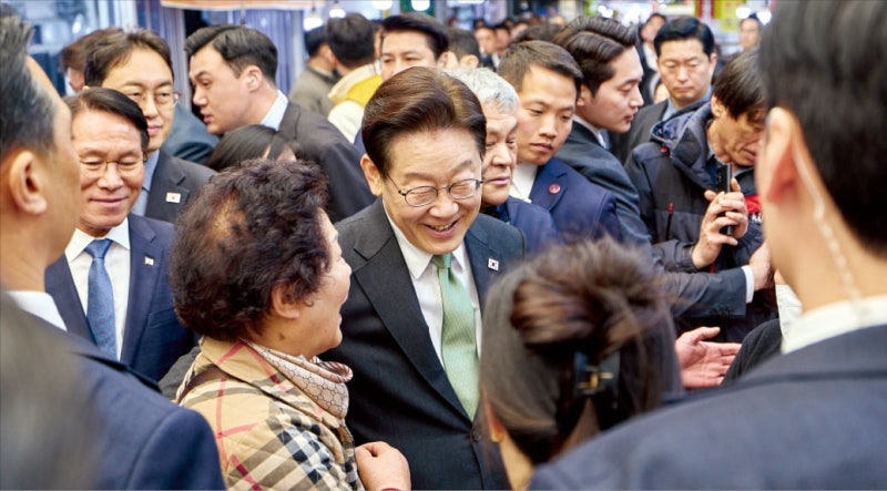 이재명 대통령 "2차 이전 공공기관, 한 도시에 집중 배치"