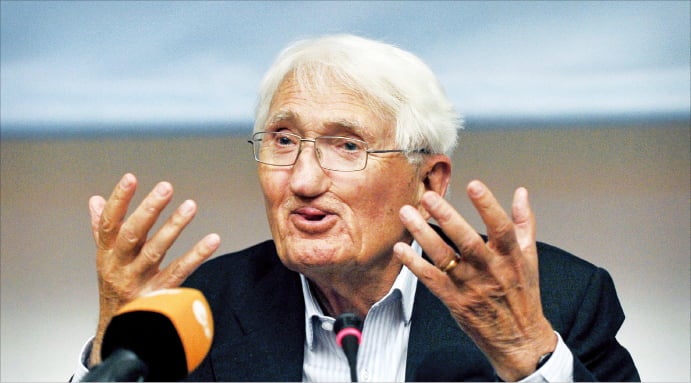 민주주의 토대 '공론장' 첫 정립…獨 현대철학 거장 하버마스 별세