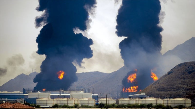 트럼프, SNS로 "한국 군함 보내라"…또 '거래의 기술'