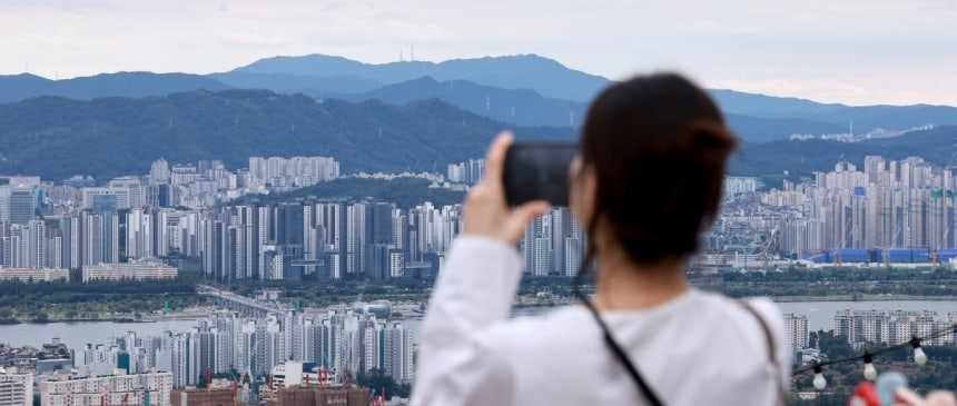 서울 남산에서 바라본 서초·강남 일대 아파트 모습.사진=연합뉴스