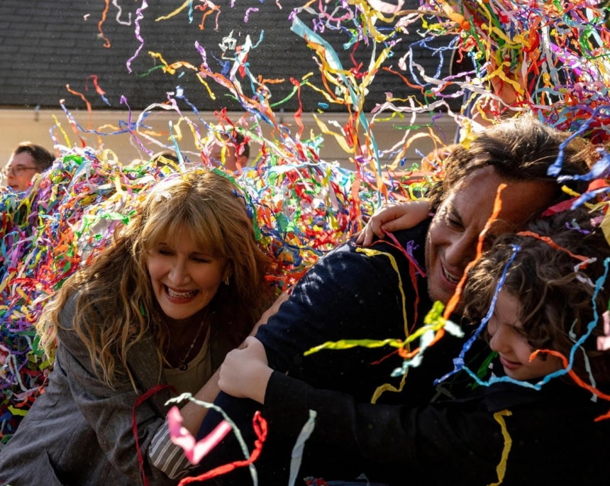 영화 <웃음 뒤에 우리> 스틸컷 / 사진. © Jason McDonaldSearchlight Pictures, © 2025 Searchlight Pic