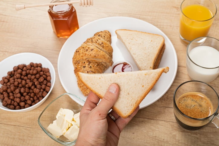 "몸에 쓰레기 붓는 꼴"…의사들 절대 안 먹는 '아침 식단' 정체 [건강!톡]