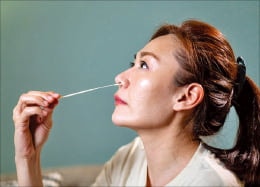 눈물 쏙 빠지던 독감 검사…이젠 집에서 쉽게 하세요