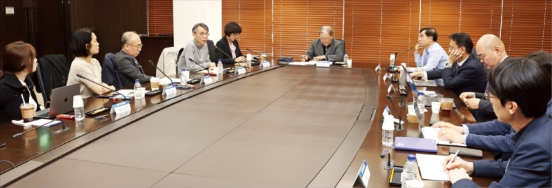 "신년특집 '미들파워' 돋보여…부동산·유가 구조적 문제 다뤄달라"