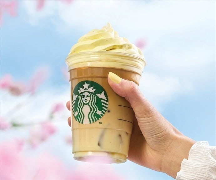 스타벅스코리아, 포근한 봄 닮은 '슈크림 라떼' 일본 간다…日 벚꽃 시즌 음료는 국내 상륙
