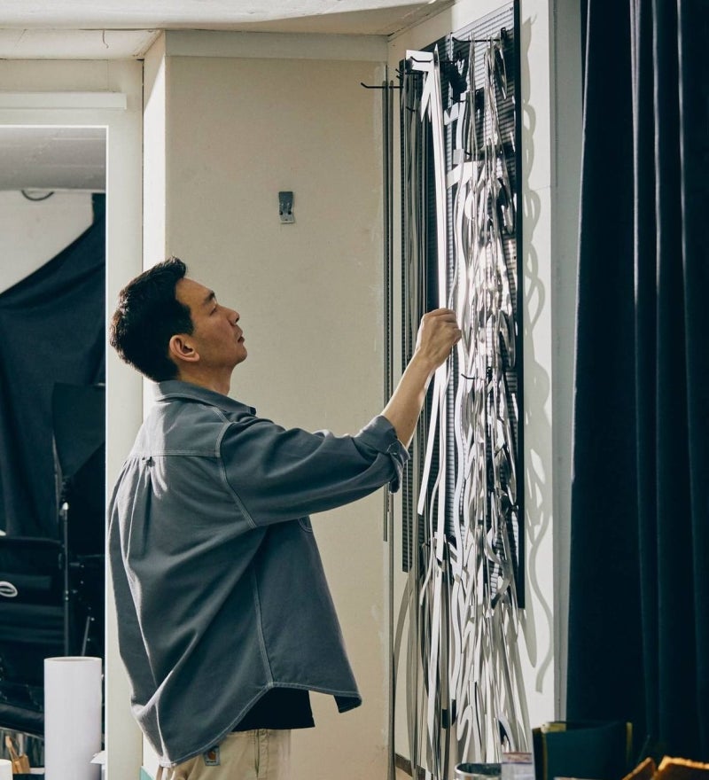 수천 개의 색연필 선, 우주의 질서 그리다