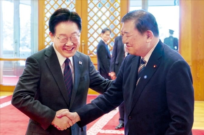 이시바 "日서도 李대통령 인기"…李대통령 "한일 협력 큰 역할에 감사"