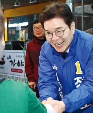 '李대통령 칭찬' 정원오 과반 득표…전현희·박주민 꺾어