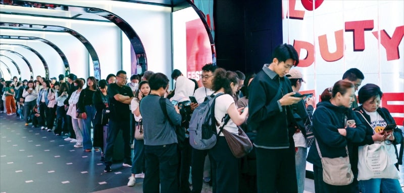 [포토] 5월까지 코리아 듀티프리 페스타…외국인들 면세점에 ‘긴줄’