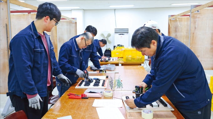 은행 은퇴 후 손가락 절단 60대의 반전…몸값 높인 자격증