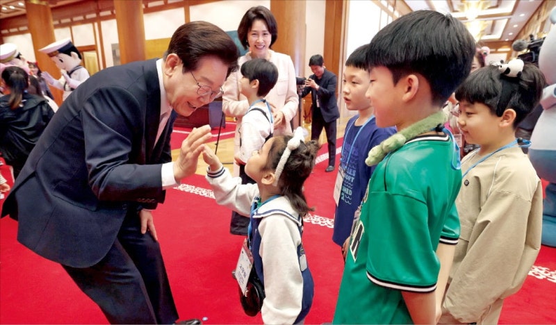 李 "AI 시대 대입 개편, 논란 없게 실용적으로 가자"