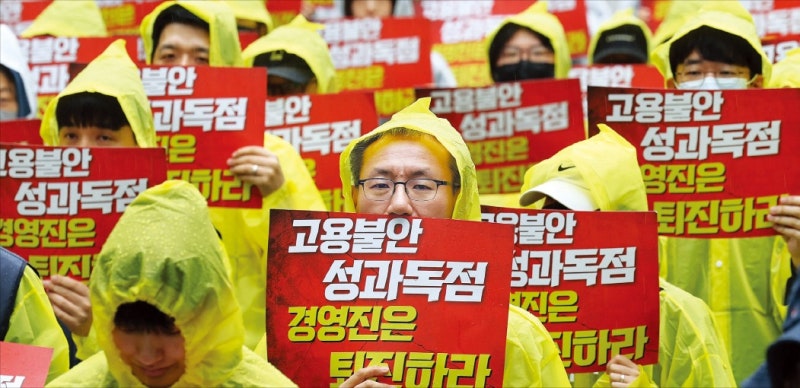 "돈 벌면  나눠라" 조선·IT업계까지 번졌다…비상 걸린 산업계