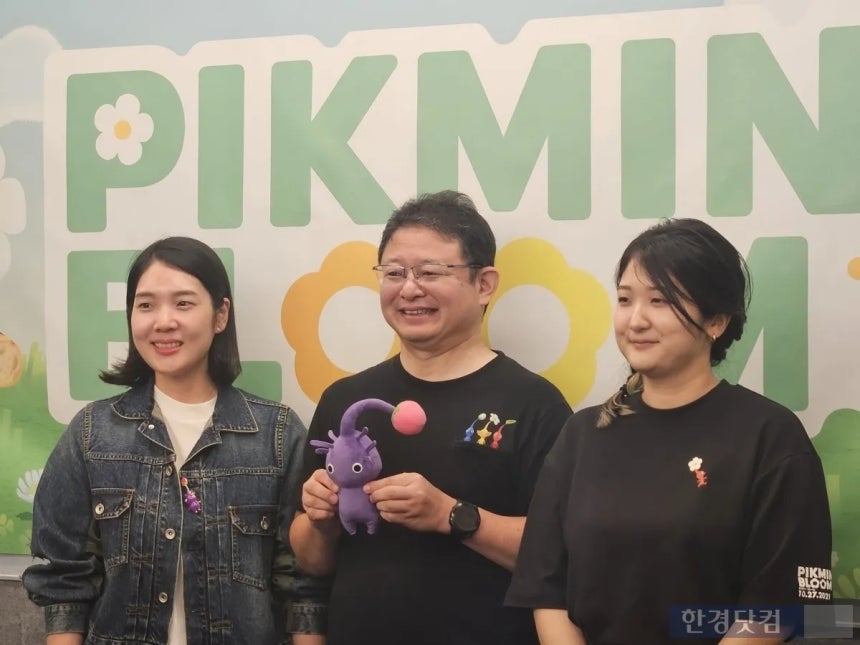 글로벌 게임사 나이언틱의 '피크민 블룸' 개발·운영진이 23일 오후 서울 영등포구 여의도 패스트파이브에서 열린 '피크민 블룸 저니 서울 2026' 인터뷰 자리에서 포즈를 취하고 있다. 왼쪽부터 홍제희 매니저, 야마자