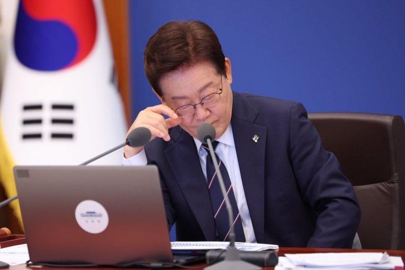[속보] 李<b>대통령</b> "일부 <b>방송</b> 정당 기관지처럼 <b>편파</b>적…중립·공정·객관...