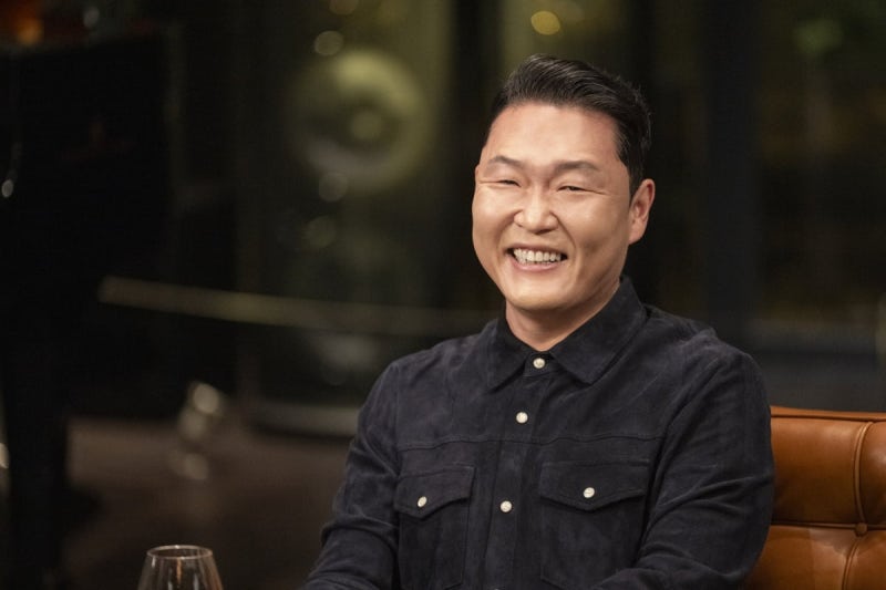 <b>싸이</b>, '수면제 대리수령' <b>검찰 송치</b>…"수사 적극 협조할 것"