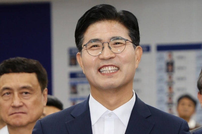 [속보] <b>전북지사</b> 민주 <b>이원택</b> <b>당선</b> 유력 [KBS]