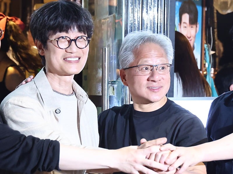 '삼전닉스'도 무너졌는데…폭락장서 네이버만 웃은 이유 [종목+]