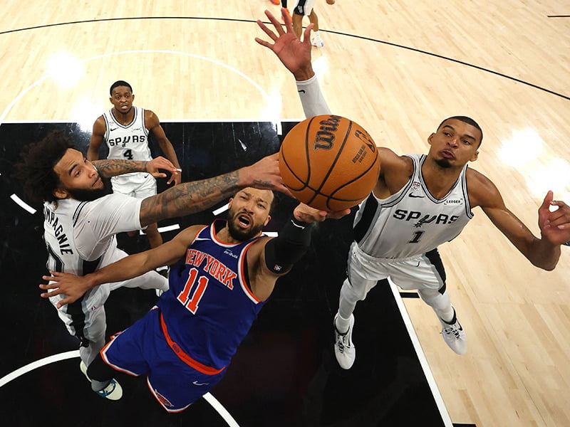 지난 5일 뉴욕 닉스와 샌안토니오 스퍼스 간 벌어지고 있는 2026 NBA 결승전 2차전 경기 / AFP 연합뉴스