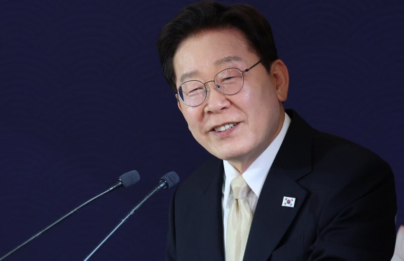 李대통령 "<b>농어촌기본소득</b> 영구 도입·금액 상향시 효과 클 것"