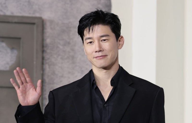 "월세 20만원 판잣집 생활"…'<b>참교육</b>' <b>김무열</b> 자진 입대한 사연