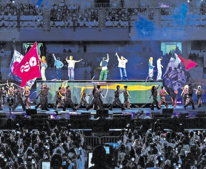 [포토] BTS 부산 공연 11만명 몰렸다