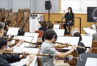 AI가 작곡하고 인간이 연주한다…국악관현악단 의 '공존'