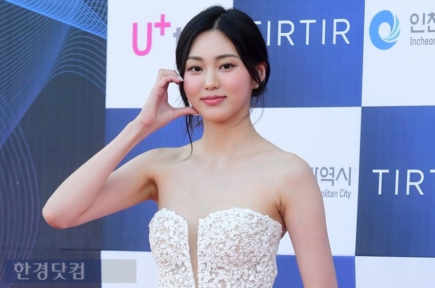 "의미없는 시간들"…<b>권은빈</b>, 26살에 <b>연예계 은퇴</b> 속사정