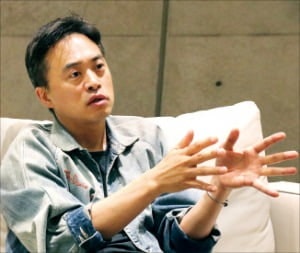 손상규 연출가 "인간은 왜 위험을 무릅쓰면서까지 타인을 도울까요"