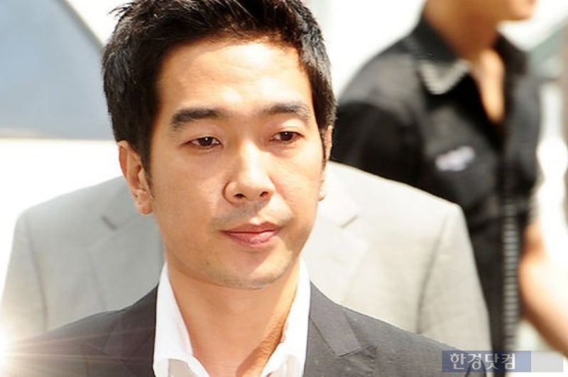 "축구 선수랑 친하지만..." 월드컵 길거리 응원 무용론 펼친 고영욱의 발언 논란