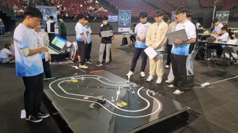 유비온, 딥코 봇 활용 초등 AI 교육 무상 지원…국제대회 참가 연계
