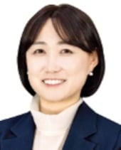 [한경에세이] 드라마 '참교육'과 현실의 교권 강화