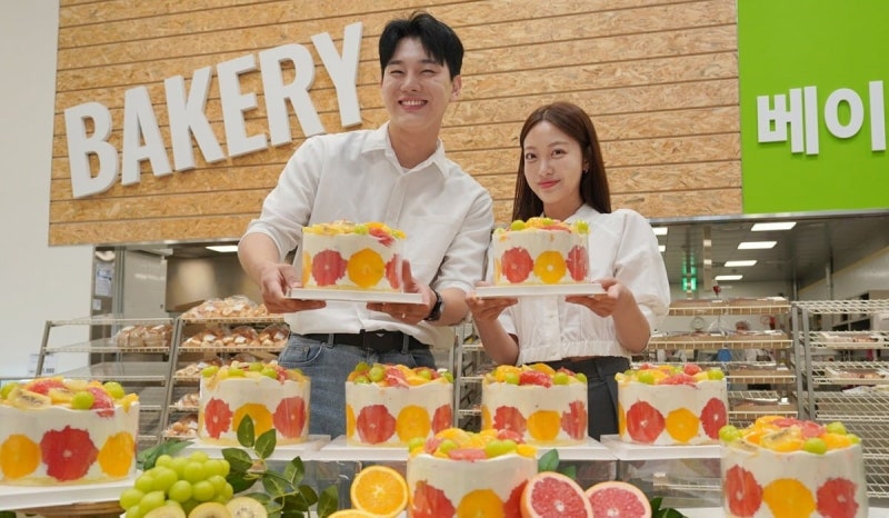 "과일만 1kg?"…신세계푸드, 3만원대 '가성비 폭탄' 케이크 출시