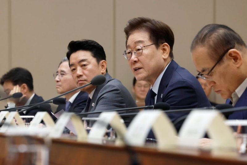 李 <b>대통령</b> "반도체 초과세수로 재정 포함 모든 지원"