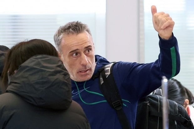 벤투, 한국 대표팀 감독 복귀 원한다…"관심 표명"