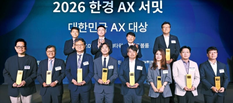 "AI 중심으로 모든 업무 재설계해야 생존"