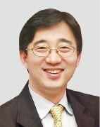불확실성의 시대, 약자와 손잡다…불황 그림자 걷어낸 '모범적 동행'