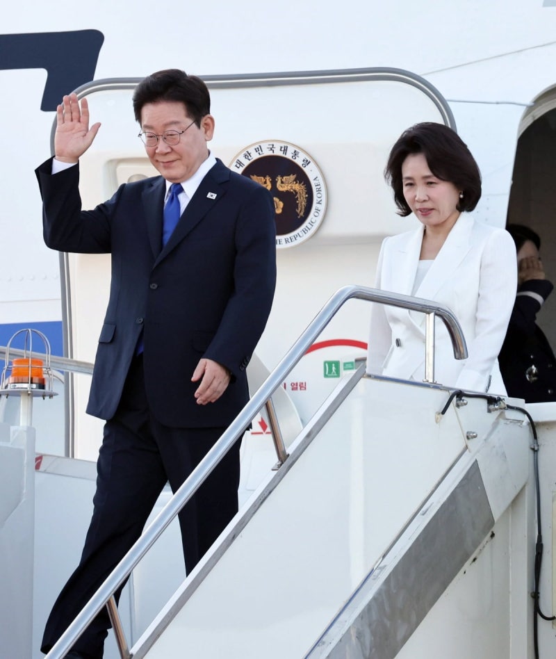 [속보] 李<b>대통령</b> 울란바타르 <b>도착</b>…오늘 한-<b>몽골</b> 정상회담