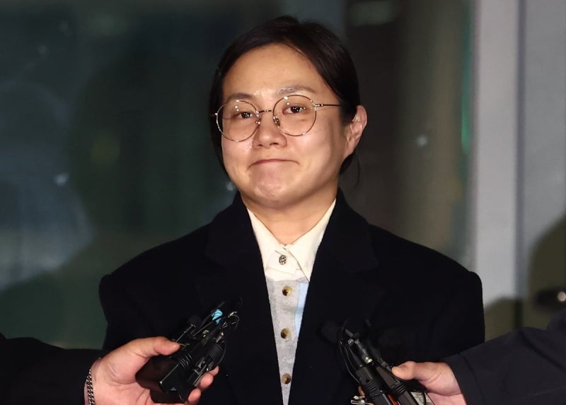 <b>박나래</b> '갑질 의혹' <b>검찰 송치</b>…'주사 이모' 수사는 계속