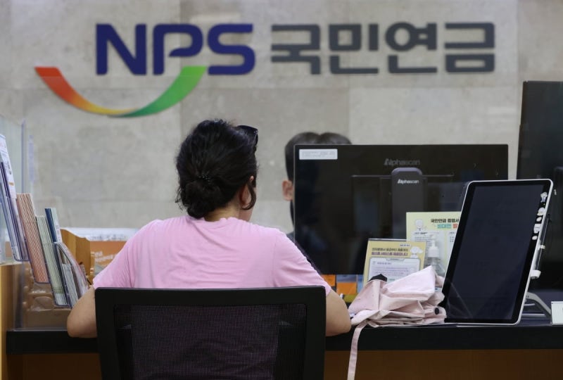 연금 있는데도 가난하다고? 사각지대 놓인 저소득 연급 수급자 40만 명 구제