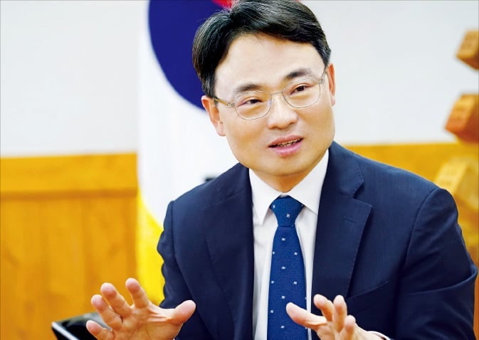 박은식 산림청장 "농림위성으로 한반도 숲 전체 살펴…산림재난 선제 대응 기대"