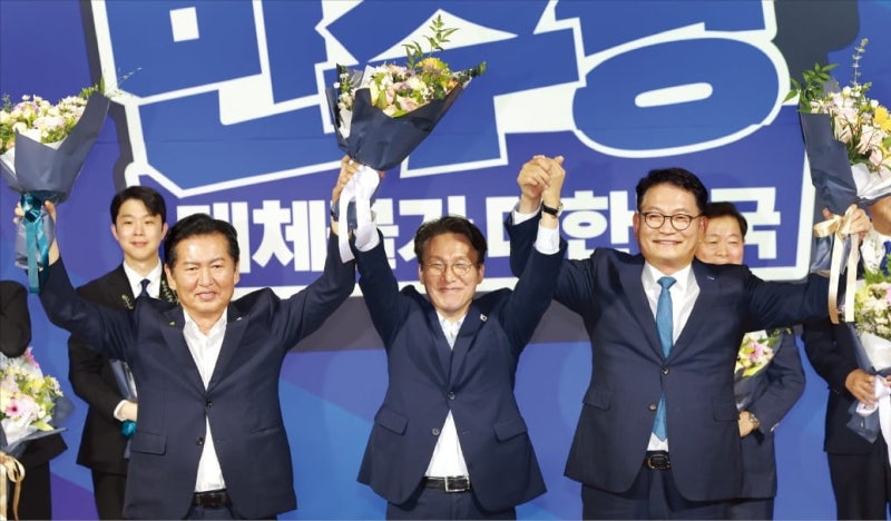 "신도들 여야 중복 입당"…신천지 개입설 들끓는 與