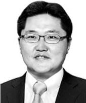 [데스크 칼럼] 1인당 소득, 美의 71% 간다더니